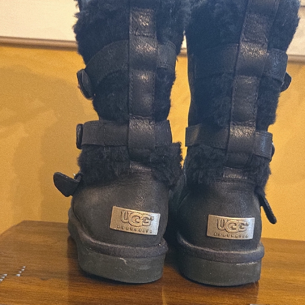 UGG Black Ankle Boots with Buckle Detail - Picture 5 of 6